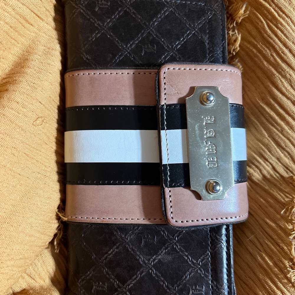 L.A.M.B by Gwen Stefani wallet